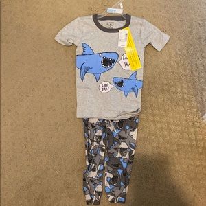Children’s Place Toddler Boy shark pajamas sz 3T